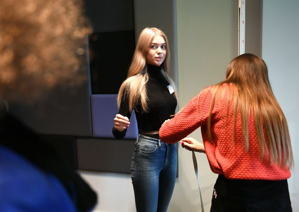 Woman Checks 'Miss Russia' Contestant's Measurements in Moscow Woman Checks 'Miss Russia' Contestant's Measurements in Moscow - Sputnik International