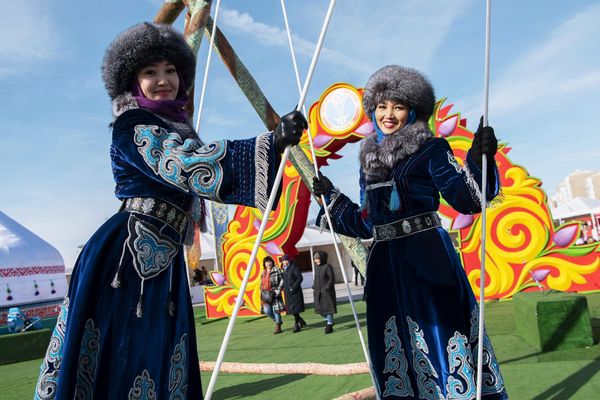 Girls Wearing National Outfits During Celebrations of Nowruz at Astana Expo in Nur-Sultan Girls Wearing National Outfits During Celebrations of Nowruz at Astana Expo in Nur-Sultan - Sputnik International