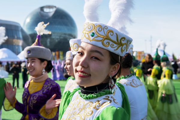 Girls Wearing National Outfits During Celebrations of Nowruz at Astana Expo in Nur-Sultan Girls Wearing National Outfits During Celebrations of Nowruz at Astana Expo in Nur-Sultan - Sputnik International