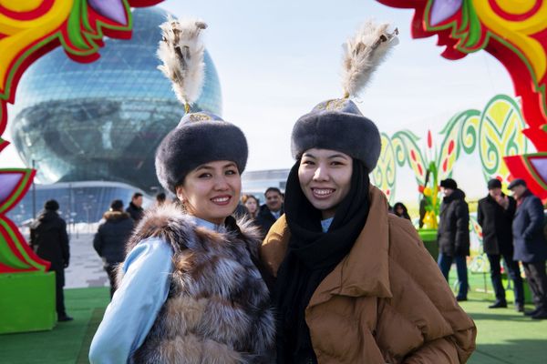 Girls Wearing National Outfits During Celebrations of Nowruz at Astana Expo in Nur-Sultan Girls Wearing National Outfits During Celebrations of Nowruz at Astana Expo in Nur-Sultan - Sputnik International