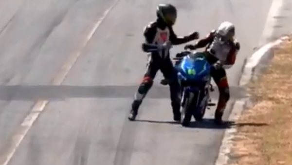 Professional motorcyclists each receive two-year suspension following mid-race brawl during Costa Rica event in February 2019 - Sputnik International