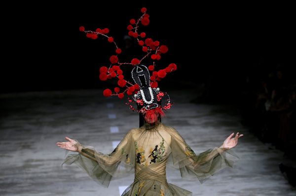 Military is New Sexy: Hu Sheguang Haute Couture Collection in Beijing Military is New Sexy: Hu Sheguang Haute Couture Collection in Beijing - Sputnik International