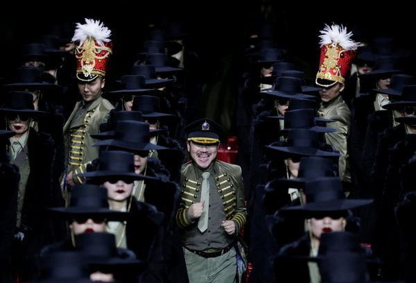 Military is New Sexy: Hu Sheguang Haute Couture Collection in Beijing Military is New Sexy: Hu Sheguang Haute Couture Collection in Beijing - Sputnik International