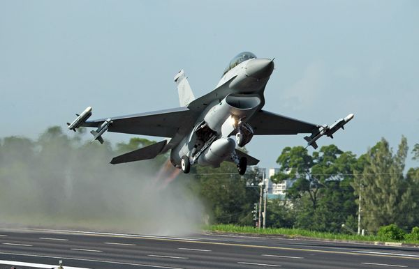 Taiwan Air Force Training Pilots to Avoid Escalation With Chinese Warplanes, Reports Suggest Taiwan Air Force Training Pilots to Avoid Escalation With Chinese Warplanes, Reports Suggest - Sputnik International