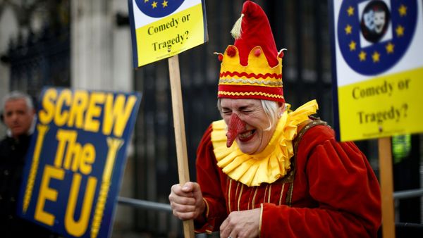 An anti-Brexit protester reacts next to a pro-Brexit protester in London, Britain, March 27, 2019. An anti-Brexit protester reacts next to a pro-Brexit protester in London, Britain, March 27, 2019. - Sputnik International