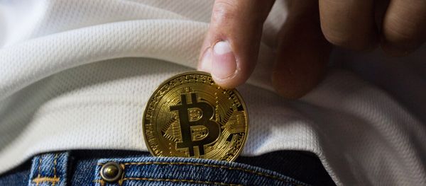 Pocketing a bitcoin - Sputnik International