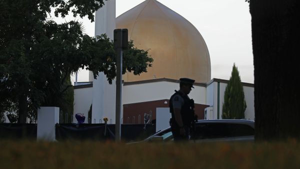 In this March 17, 2019, file photo, a police officer stands guard in front of the Al Noor mosque in Christchurch, New Zealand In this March 17, 2019, file photo, a police officer stands guard in front of the Al Noor mosque in Christchurch, New Zealand - Sputnik International