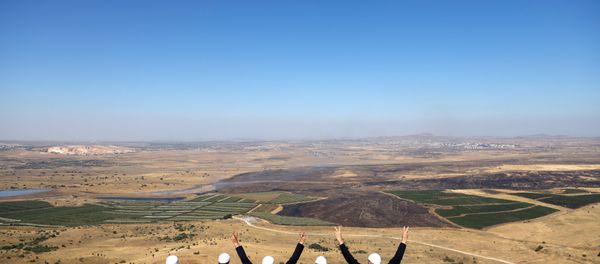 Israeli Druzes sit together watching the Syrian side of the Israel-Syria border on the Israeli-occupied Golan Heights, Israel July 7, 2018 - Sputnik International