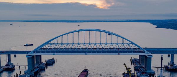The fairway section of Krymsky Bridge was secured against collision with vessels - Sputnik International