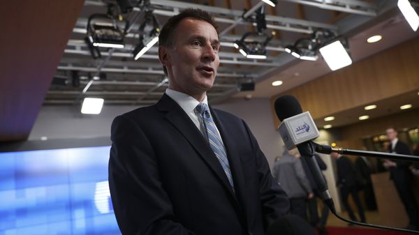 British Foreign Secretary Jeremy Hunt speaks with the media as he arrives to an EU Foreign Ministers meeting at the European Council headquarters in Brussels, Monday, Feb. 18, 2019 - Sputnik International