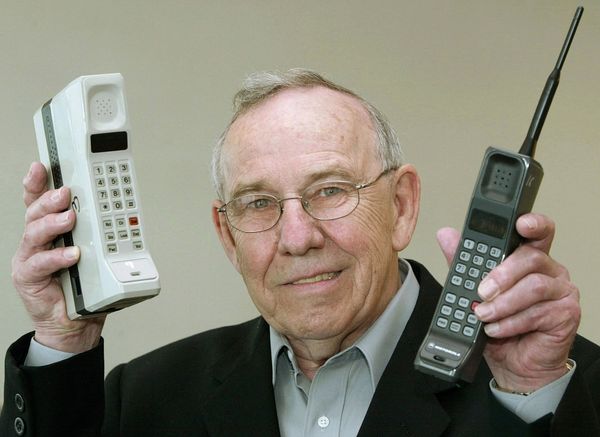 Advantages of Being Mobile: 40 Years of Cell Phone Technology Advantages of Being Mobile: 40 Years of Cell Phone Technology - Sputnik International