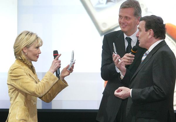 Advantages of Being Mobile: 40 Years of Cell Phone Technology Advantages of Being Mobile: 40 Years of Cell Phone Technology - Sputnik International