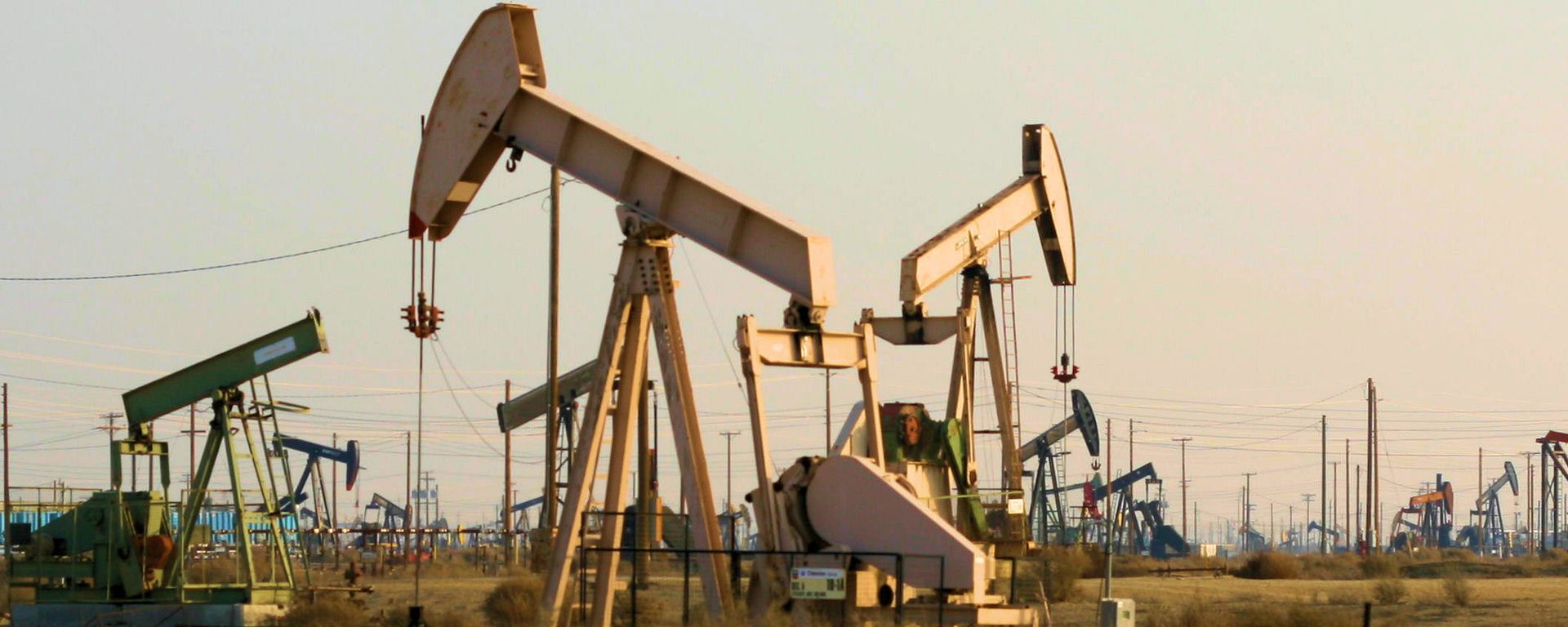 Oil well pump jacks - Sputnik International, 1920, 14.04.2022