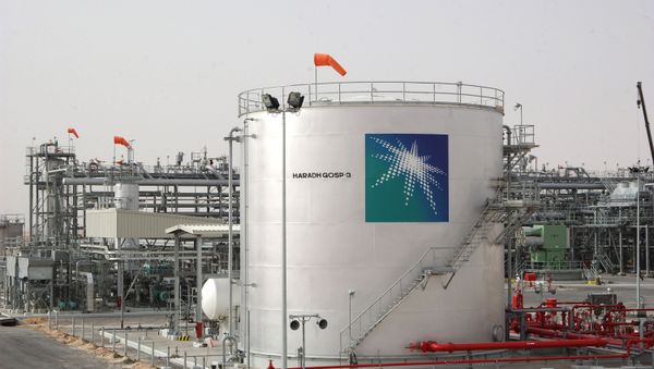 A general view shows a new plant inaugurated 22 March 2006 in Haradh, about 280 kms (170 miles) southwest of the eastern Saudi oil city of Dhahran, launching a project adding 300,000 barrels of oil to the kingdom's daily production capacity A general view shows a new plant inaugurated 22 March 2006 in Haradh, about 280 kms (170 miles) southwest of the eastern Saudi oil city of Dhahran, launching a project adding 300,000 barrels of oil to the kingdom's daily production capacity - Sputnik International