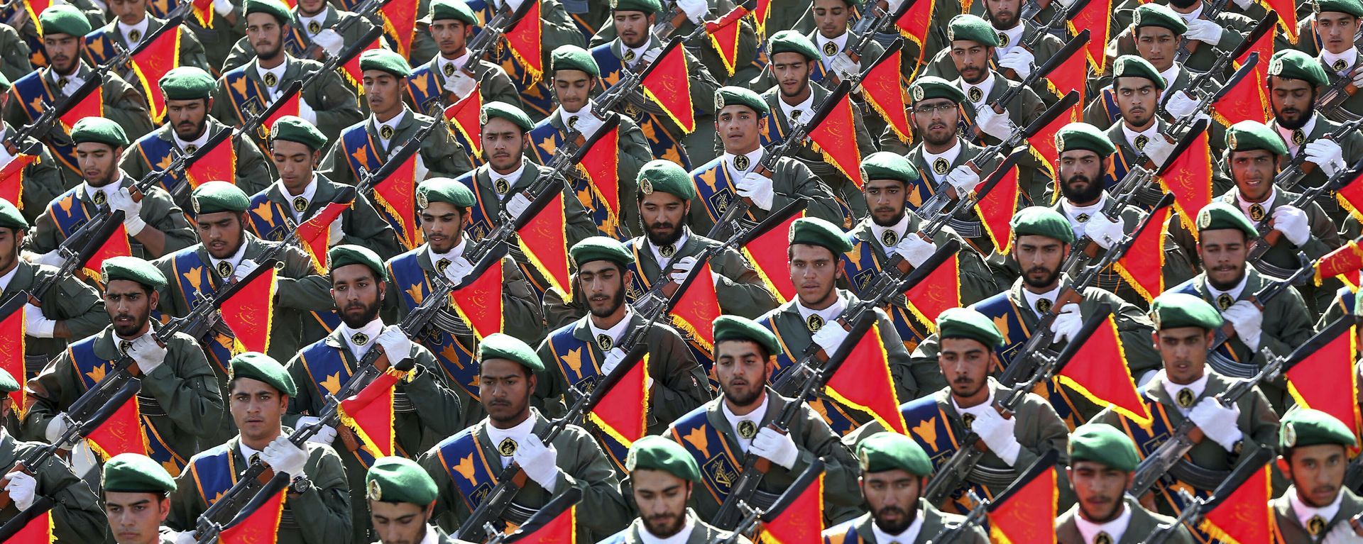 In this Sept. 21, 2016 file photo, Iran's Revolutionary Guard troops march in a military parade marking the 36th anniversary of Iraq's 1980 invasion of Iran, in front of the shrine of late revolutionary founder Ayatollah Khomeini, just outside Tehran, Iran.  - Sputnik International, 1920, 26.05.2022