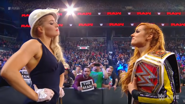 Becky Lynch vs Lacey Evans - Sputnik International