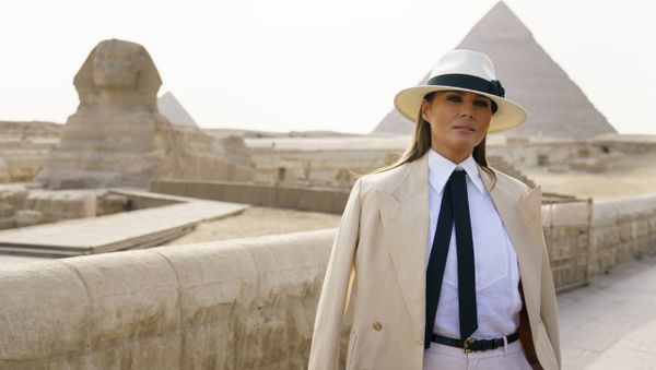 First lady Melania Trump pauses as she speaks to media as she visits the historic site of Giza Pyramids in Giza, near Cairo, Egypt, Saturday, Oct. 6, 2018 - Sputnik International