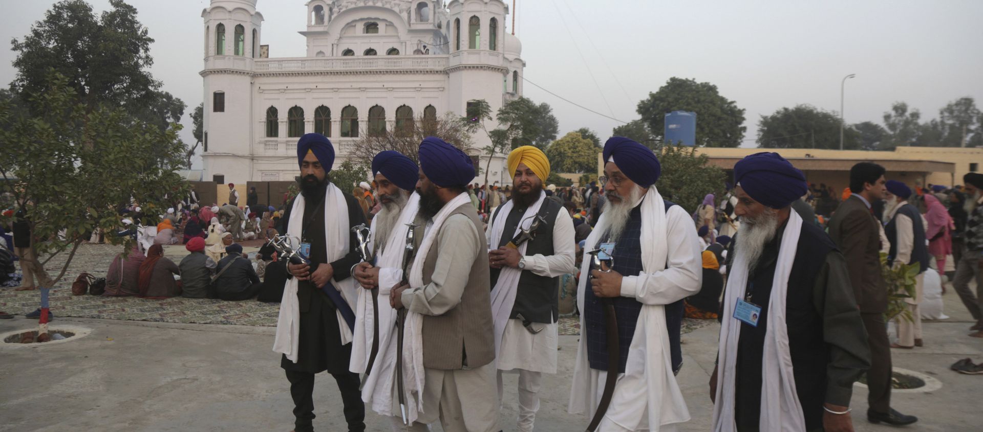 In this Nov. 28, 2018 file photo, Indian Sikh pilgrims visit Gurdwara Darbar Sahib, the shrine of their spiritual leader Guru Nanak Dev in Kartarpur, Pakistan In this Nov. 28, 2018 file photo, Indian Sikh pilgrims visit Gurdwara Darbar Sahib, the shrine of their spiritual leader Guru Nanak Dev in Kartarpur, Pakistan - Sputnik International, 1920, 29.01.2020