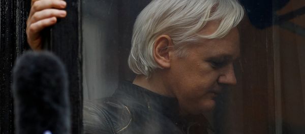 WikiLeaks founder Julian Assange is seen on the balcony of the Ecuadorian Embassy in London, Britain, May 19, 2017 WikiLeaks founder Julian Assange is seen on the balcony of the Ecuadorian Embassy in London, Britain, May 19, 2017 - Sputnik International