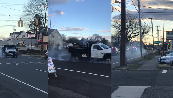 Teen Steals Dump Truck, Leads Cops on Rush Hour Chase - Sputnik International