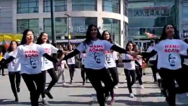 Namo Supporters Danced In London, NRI's also Wants Namo Again 2019 JOIN NAMO LAHAR - Sputnik International