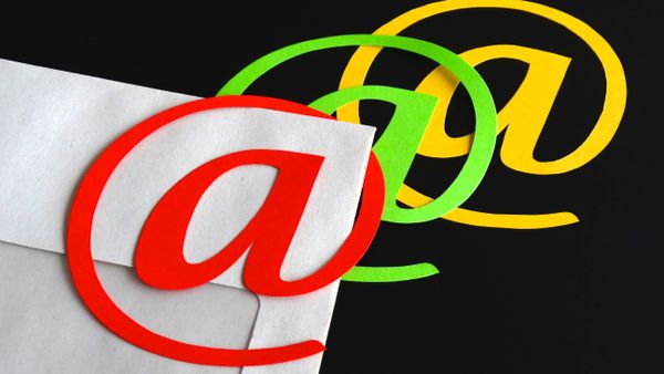 E-Mail - Sputnik International