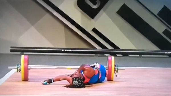French Weightlifter Breaks Arm While Lifting 110kg - Sputnik International