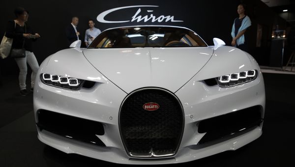 Bugatti Chiron - Sputnik International