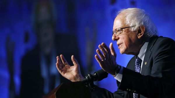 Democratic presidential candidate Sen. Bernie Sanders, I-Vt., speaks at a convention of the International Association of Machinists and Aerospace Workers April 8, 2019 - Sputnik International