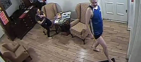 Assange SKATEBOARDING in Ecuadorean Embassy Assange SKATEBOARDING in Ecuadorean Embassy - Sputnik International