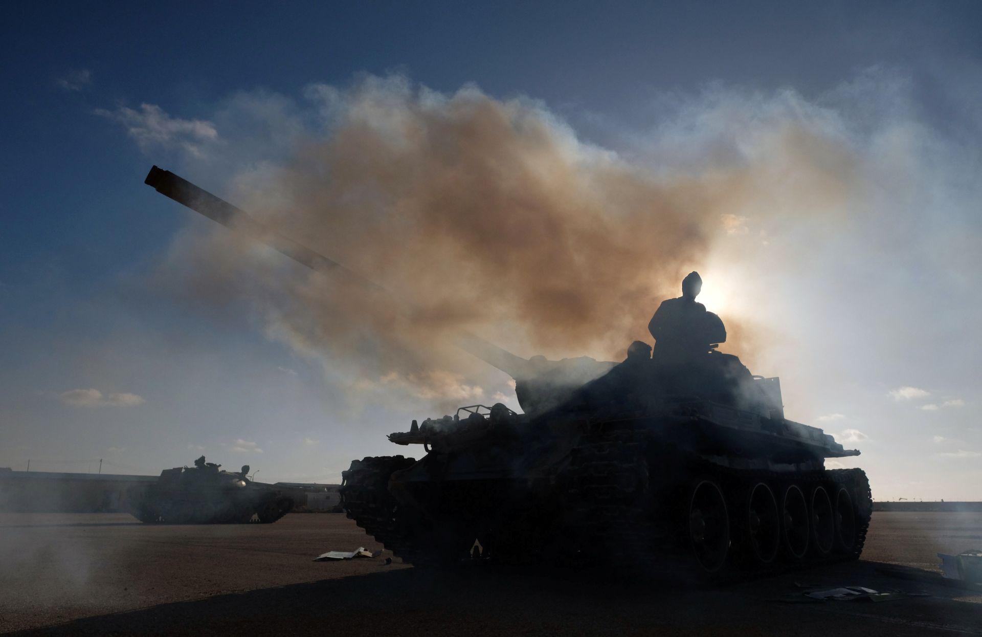 Members of Libyan National Army (LNA) commanded by Khalifa Haftar, get ready before heading out of Benghazi to reinforce the troops advancing to Tripoli, in Benghazi, Libya April 13, 2019 Members of Libyan National Army (LNA) commanded by Khalifa Haftar, get ready before heading out of Benghazi to reinforce the troops advancing to Tripoli, in Benghazi, Libya April 13, 2019 - Sputnik International, 1920, 21.12.2021