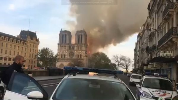 Notre Dame Cathedral on Fire - Sputnik International