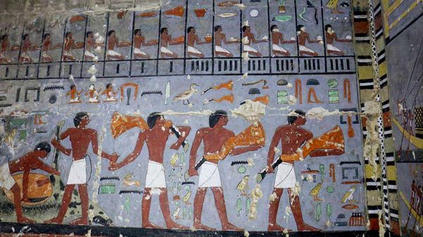 This photo released Tuesday, April 2, 2019, by the Egyptian Ministry of Antiquities, shows pharaonic paintings in the tomb of a noble from the time of one of the earliest pharaonic dynasties, in Saqqara, Giza, Egypt - Sputnik International