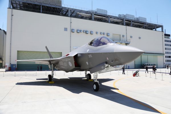 This picture taken on June 5, 2017 shows the first F-35A stealth fighter assembled in Japan, unveiled at a Mitsubishi Heavy Industries factory in Toyoyama, Aichi Prefecture - Sputnik International
