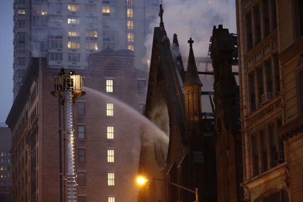 Fire Strikes Serbian Orthodox Cathedral of St. Sava Fire Strikes Serbian Orthodox Cathedral of St. Sava - Sputnik International