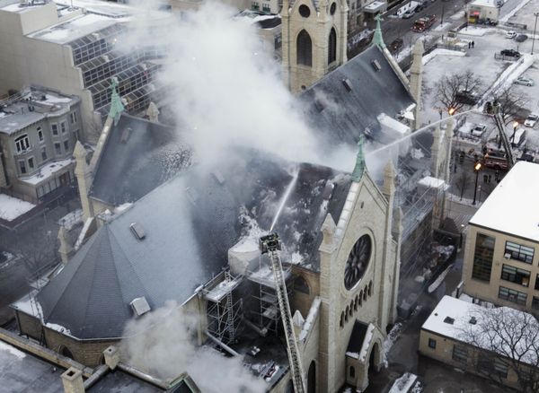 The Holy Name Cathedral in Chicago on Fire The Holy Name Cathedral in Chicago on Fire - Sputnik International