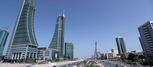 Bahrain Financial Harbour (L) and Bahrain World Trade Center are are seen in diplomatic area in Manama, Bahrain, February 28, 2018. Picture taken February 28, 2018 - Sputnik International
