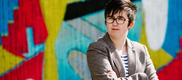 A handout picture released by Jess Lowe Photography on April 19, 2019 and taken on May 19, 2017 shows journalist and author Lyra McKee posing for a photograph in Belfast A handout picture released by Jess Lowe Photography on April 19, 2019 and taken on May 19, 2017 shows journalist and author Lyra McKee posing for a photograph in Belfast - Sputnik International