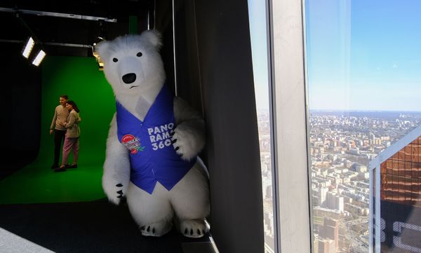 Attendees of Observation Deck in Moscow City PANORAMA360 - Sputnik International
