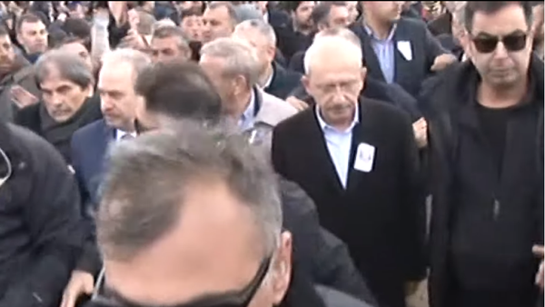 Turkey's Opposition Leader Attacked by Angry Mob - Sputnik International