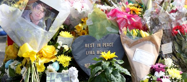 A picture shows the floral tributes placed at the scene in the Creggan area of Derry (Londonderry) in Northern Ireland on April 20, 2019 where journalist Lyra McKee was fatally shot amid rioting on April 18. A picture shows the floral tributes placed at the scene in the Creggan area of Derry (Londonderry) in Northern Ireland on April 20, 2019 where journalist Lyra McKee was fatally shot amid rioting on April 18. - Sputnik International