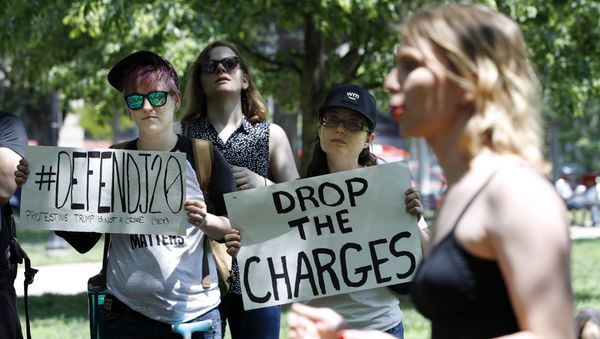 Chelsea Manning speaks at a rally in support of the J20 defendants - Sputnik International