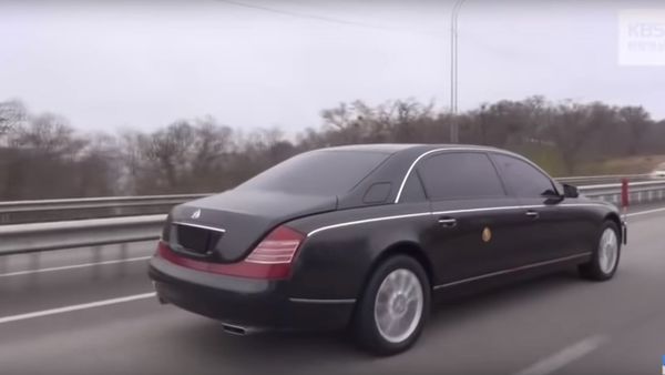North Koreas Kim Jong-un-s Limo Allegedly Drives in Vladivostok - Sputnik International