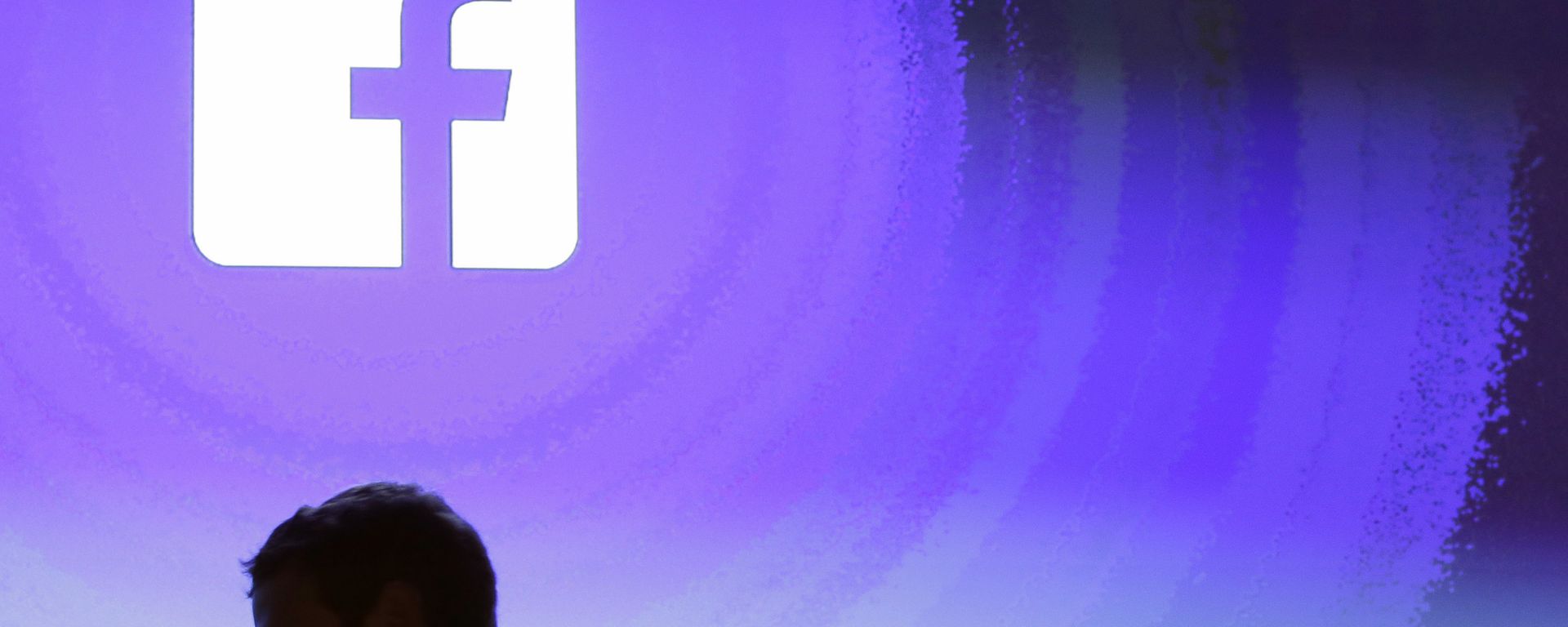 April 4, 2013 file photo, Facebook CEO Mark Zuckerberg walks at the company's headquarters in Menlo Park, Calif. April 4, 2013 file photo, Facebook CEO Mark Zuckerberg walks at the company's headquarters in Menlo Park, Calif. - Sputnik International, 1920, 28.11.2024