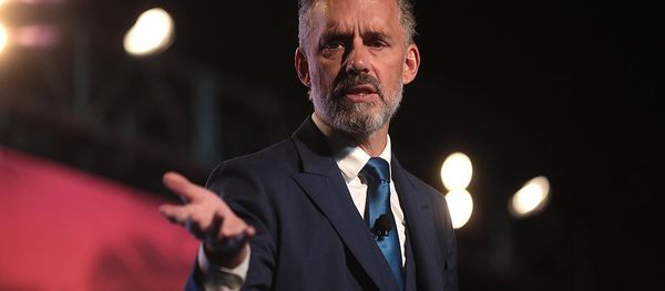 Jordan Peterson speaking with attendees at the 2018 Student Action Summit hosted by Turning Point USA at the Palm Beach County Convention Center in West Palm Beach, Florida Jordan Peterson speaking with attendees at the 2018 Student Action Summit hosted by Turning Point USA at the Palm Beach County Convention Center in West Palm Beach, Florida - Sputnik International