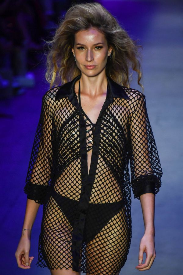 Some Like It Hot: Sensual Outfits at Brazil Fashion Week - Sputnik International