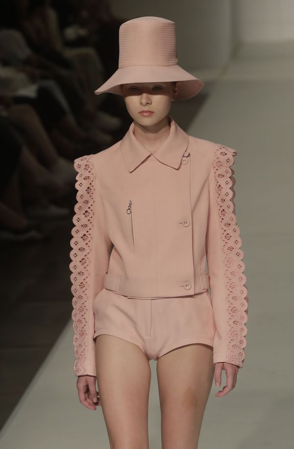 Some Like It Hot: Sensual Outfits at Brazil Fashion Week - Sputnik International