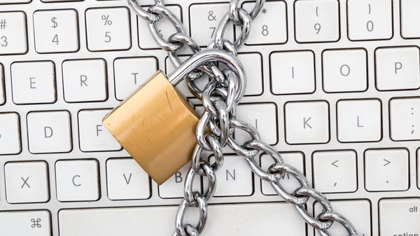 Computer chain - Sputnik International