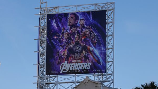 Avengers fans wait in line at the TCL Chinese Theatre in Hollywood to attend the opening screening of Avengers: Endgame in Los Angeles, California, U.S., April 25, 2019 - Sputnik International