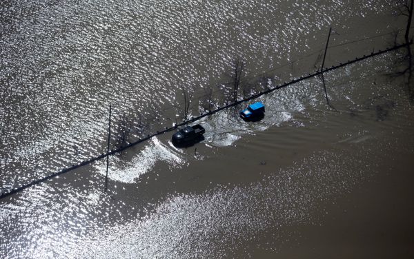 A view from a Canadian Forces helicopter shows cars driving through a flooded road in the region of Rigaud, Quebec, Canada April 21, 2019 A view from a Canadian Forces helicopter shows cars driving through a flooded road in the region of Rigaud, Quebec, Canada April 21, 2019 - Sputnik International
